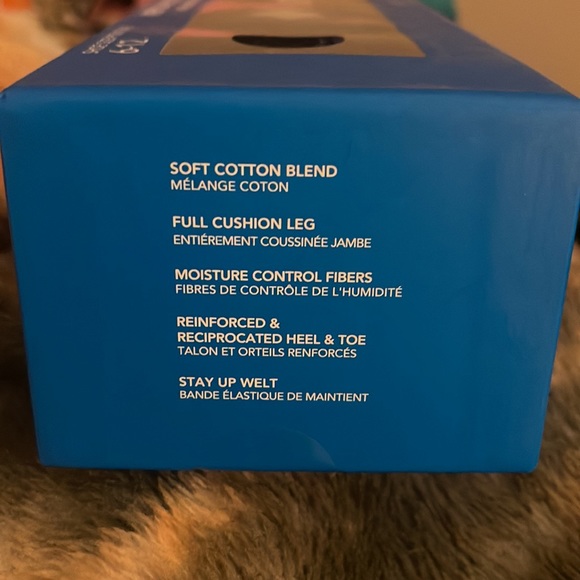 NEW IN BOX Columbia Men’s 4-Pack Crew Socks Black, Brown, Navy, and Khaki color - Picture 4 of 4